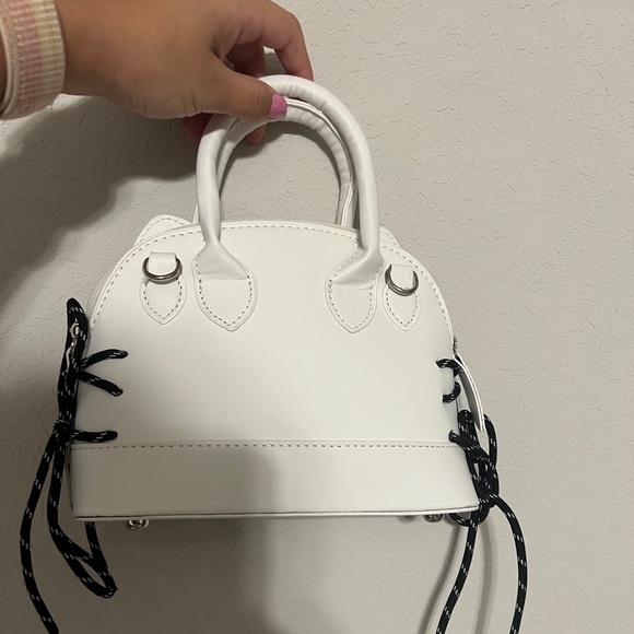 Hello Kitty Mini Satchel Purse Cute - Picture 2 of 8